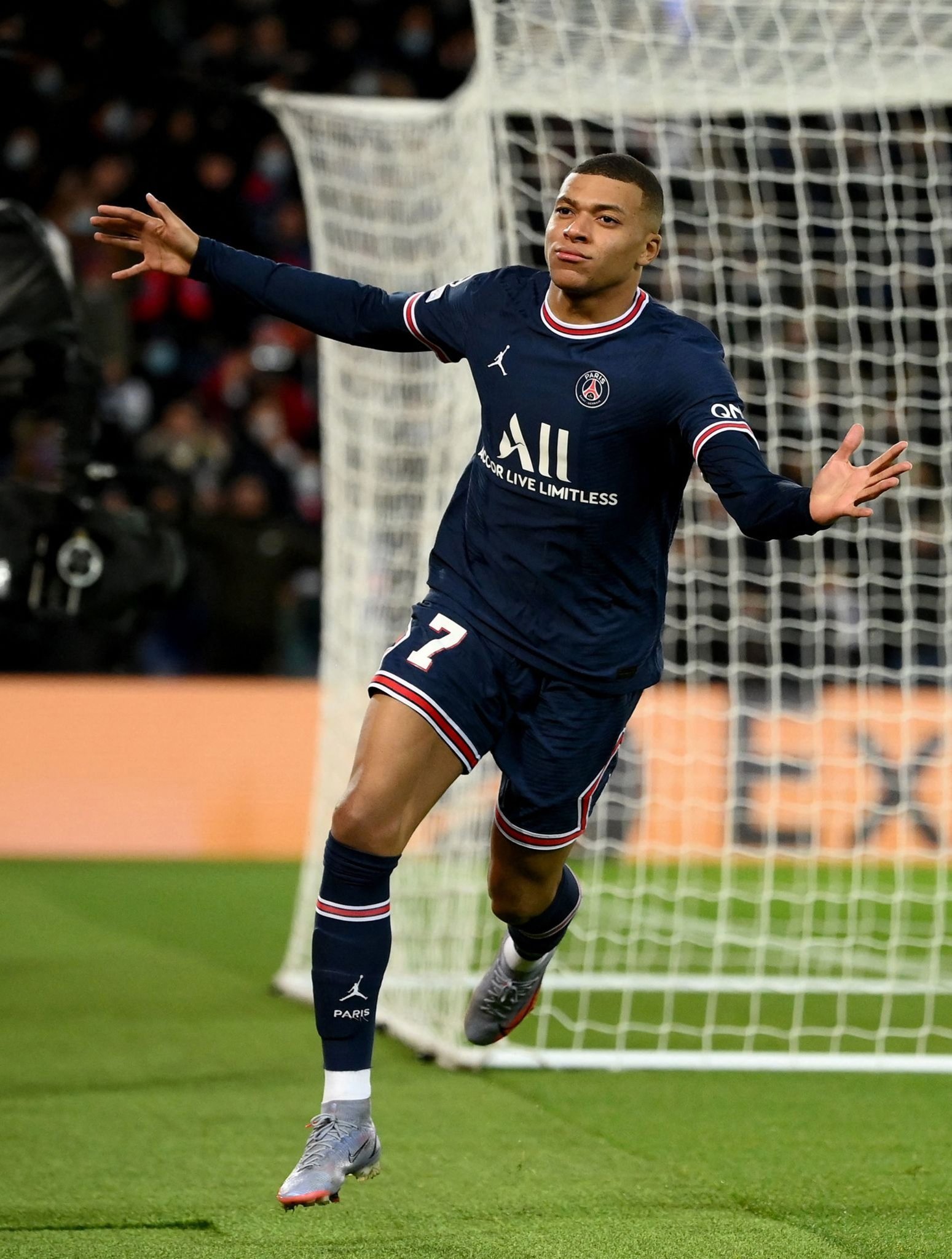 媒体人谈梅州、亚泰降级：中超拼到最后还是比烧钱和外援班底