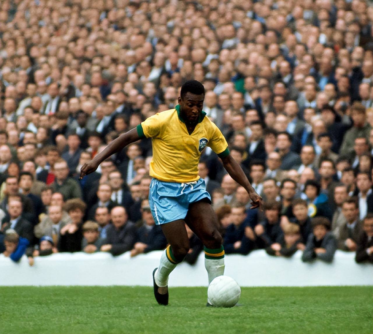 官方：22岁墨西哥中场纳赫拉租借加盟马竞，将先效力于B队