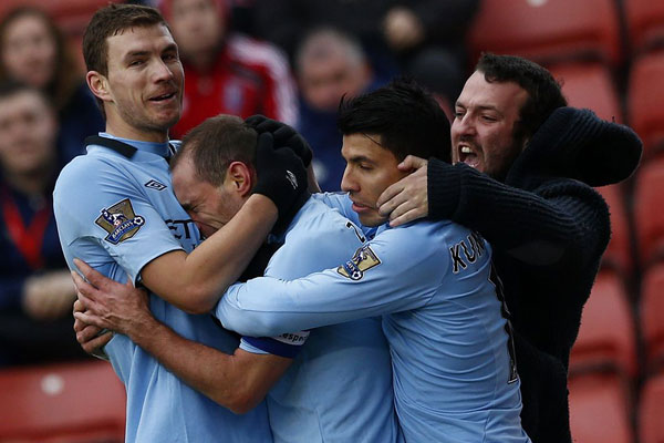 官方：内森-科林斯接替内尔高成为布伦特福德新队长