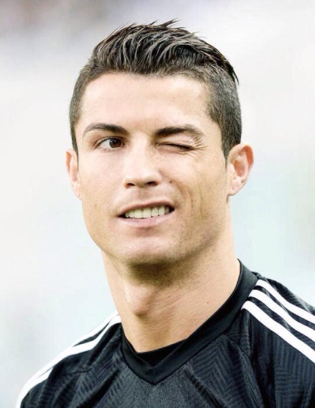 哈兰德的牺牲：曼城3-2绝杀利兹联，他全场仅1射门的背后意义