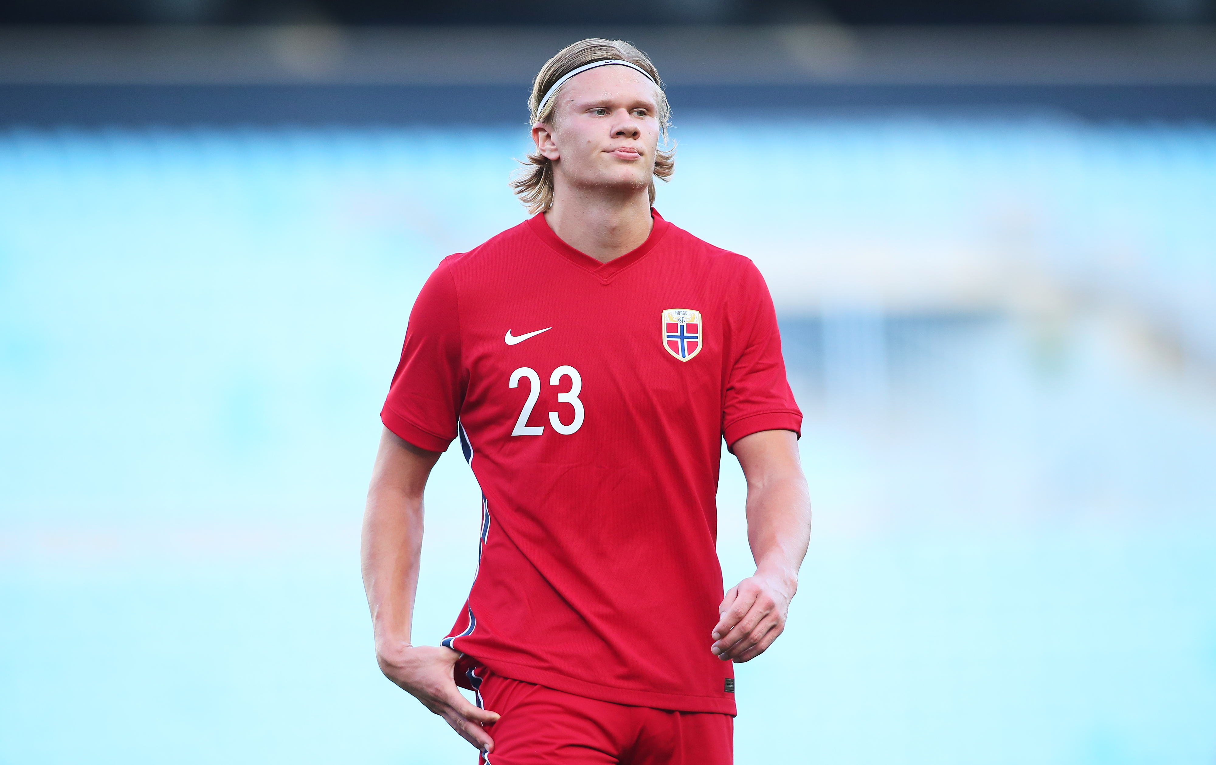 记者：西海岸外援戴维森返回巴西接受鼻梁手术，恢复期3个月