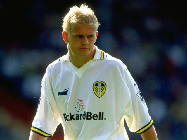 大哥你在干嘛？米兰德比补时阶段，巴斯托尼掏裆奇克